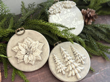 Load image into Gallery viewer, Boughs of Holly Mould™ by IOD (6"x10")