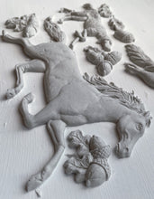 Load image into Gallery viewer, Horse & Hound 6X10 IOD Mould